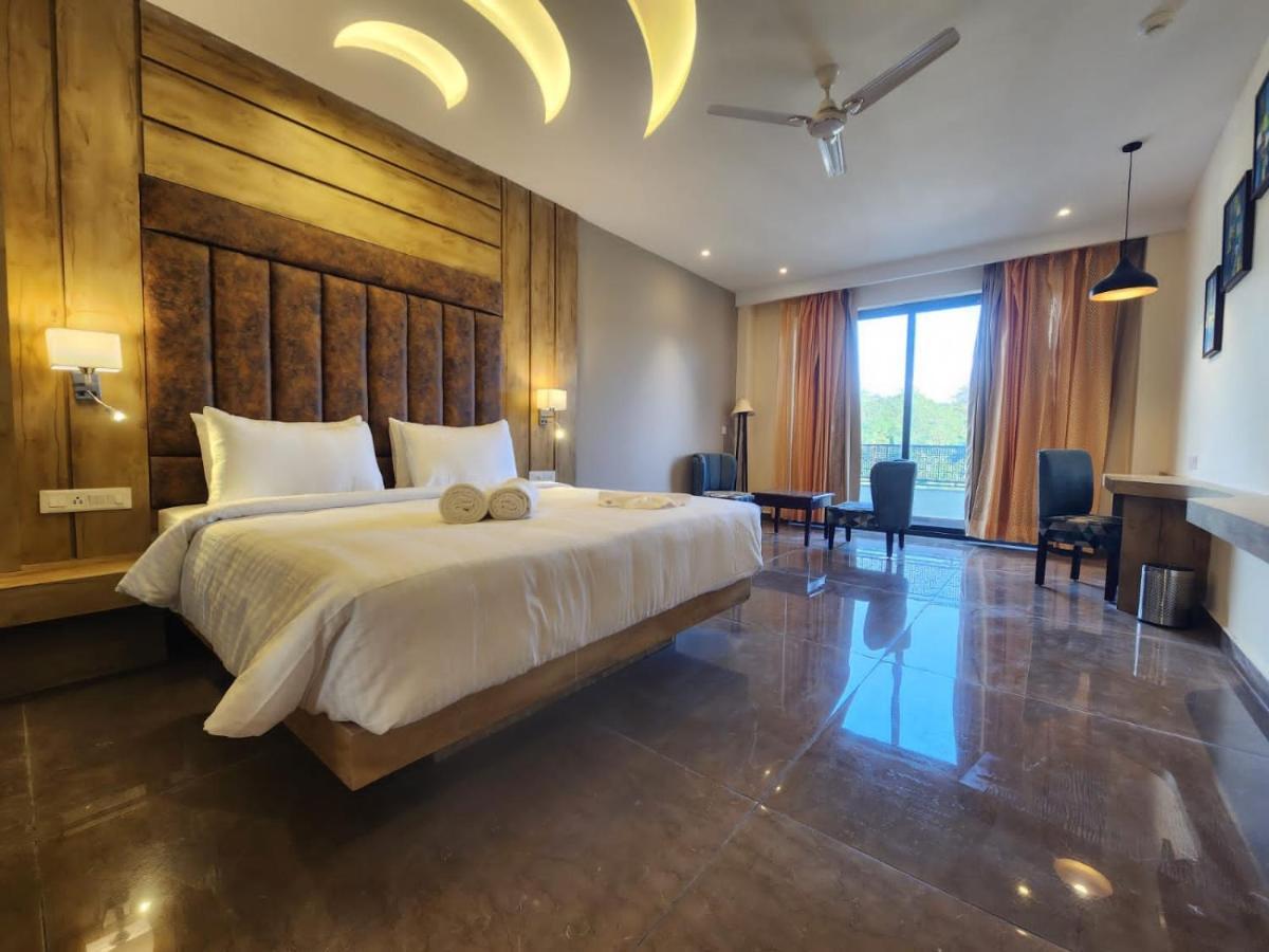 Aachman River And Valley View Resort Dharamshala - A Riverside Resort With Balcony View エクステリア 写真