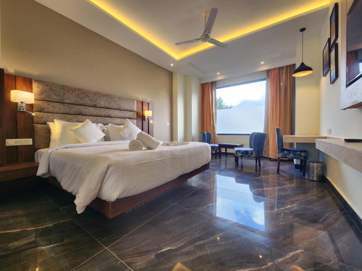 Aachman River And Valley View Resort Dharamshala - A Riverside Resort With Balcony View エクステリア 写真
