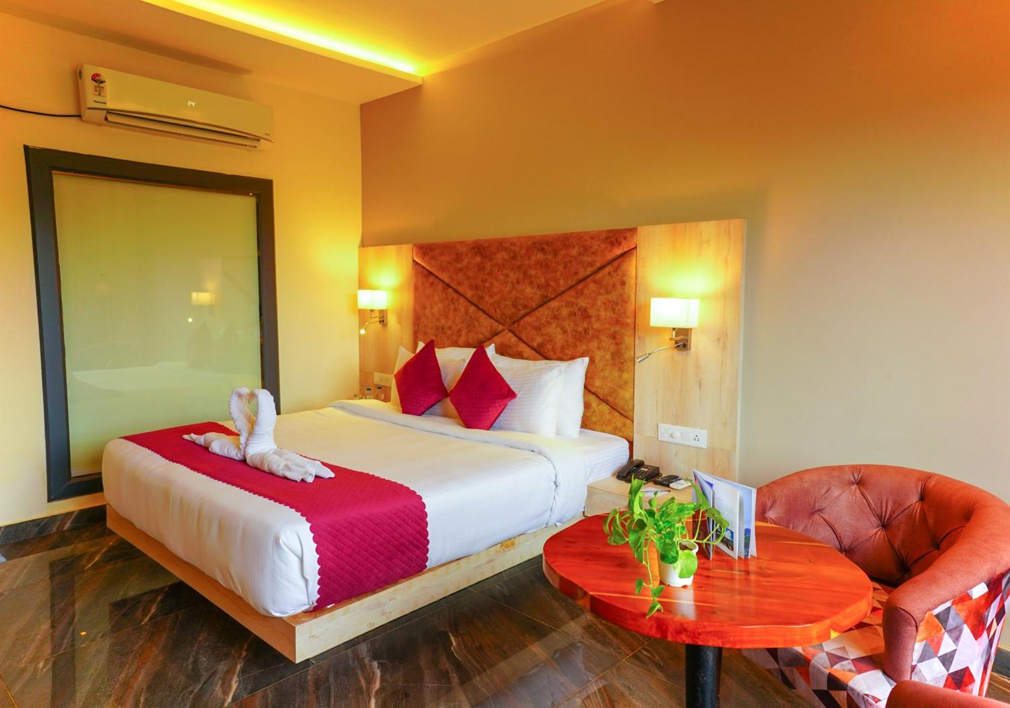 Aachman River And Valley View Resort Dharamshala - A Riverside Resort With Balcony View エクステリア 写真