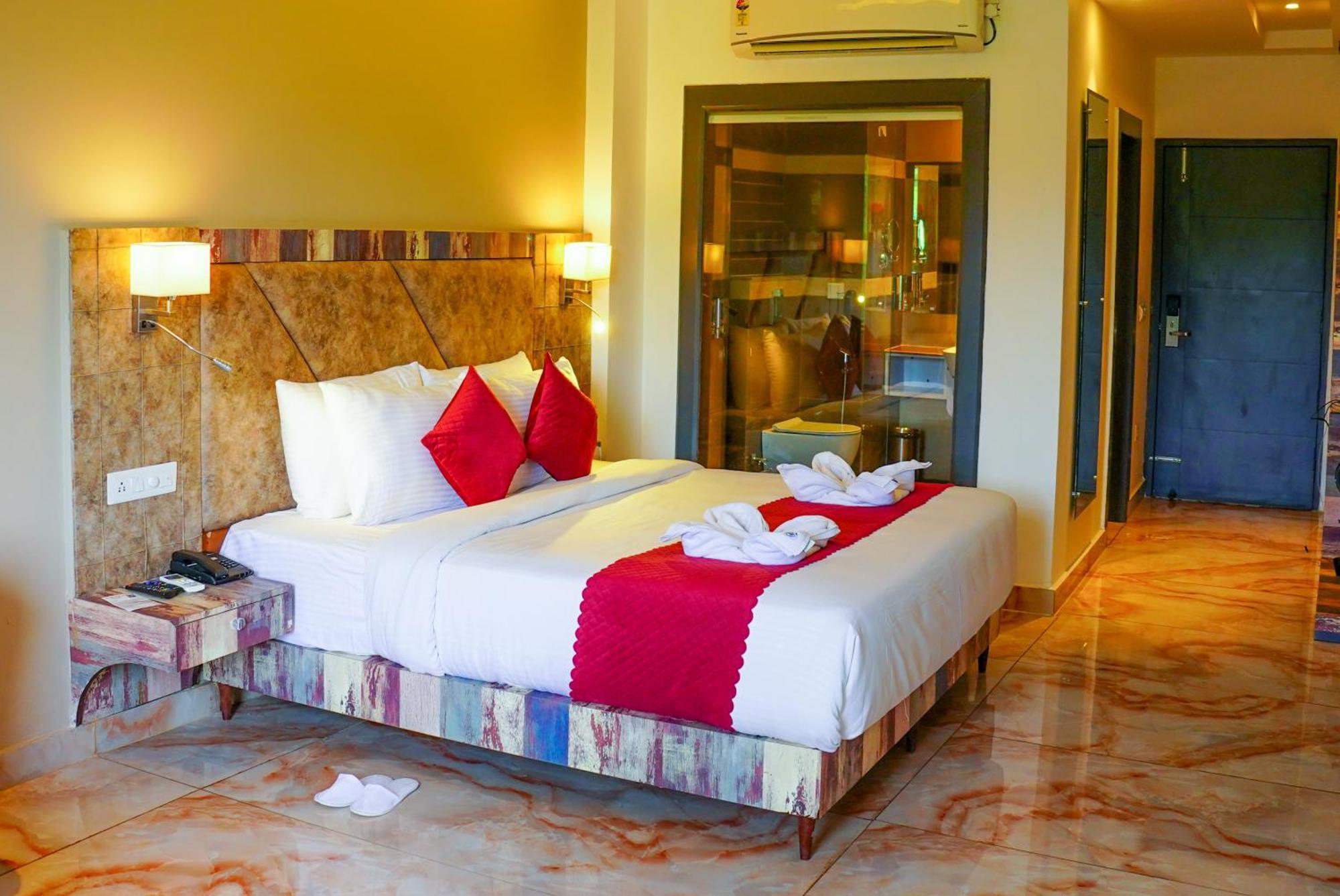 Aachman River And Valley View Resort Dharamshala - A Riverside Resort With Balcony View エクステリア 写真